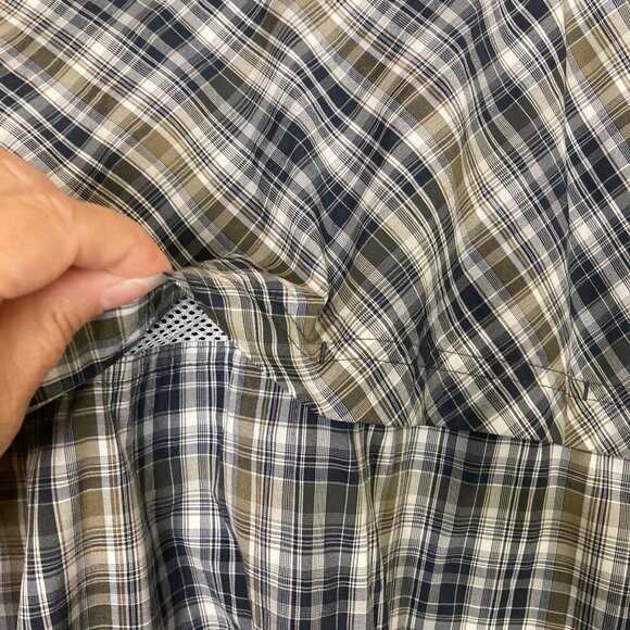 Filson Fishing Shirt Mens Small Navy Blue White Tan Plaid Lightweight Vented - Picture 8 of 10